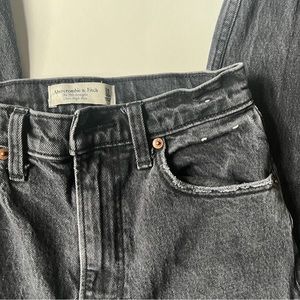 Abercrombie and Fitch 90’s hi rise 00/24